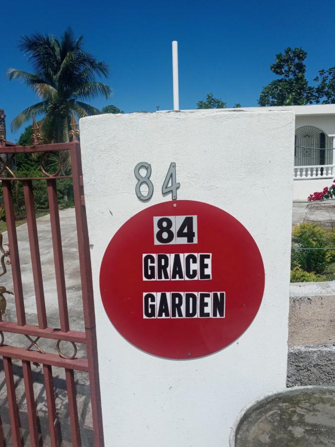 Grace Garden Guesthouse By Eminence Ent Ocho Rios Exterior foto