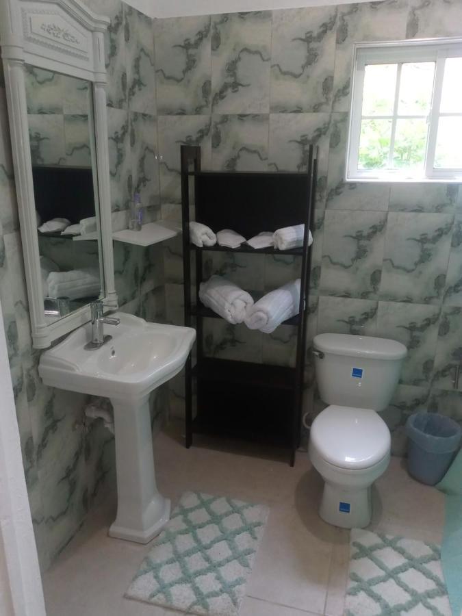 Grace Garden Guesthouse By Eminence Ent Ocho Rios Exterior foto