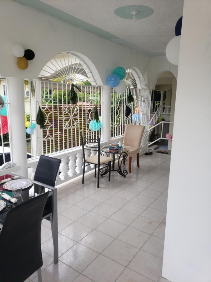 Grace Garden Guesthouse Ocho Rios Exterior foto